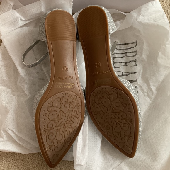 Dream Pairs NWT Silver and Sparkles Ankle Strapped Flats - Picture 4 of 5